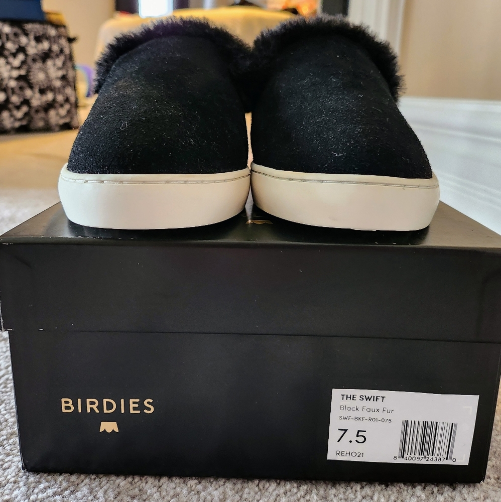 NIB**** BIRDIES SWIFT BLACK Faux Fur 7.5
